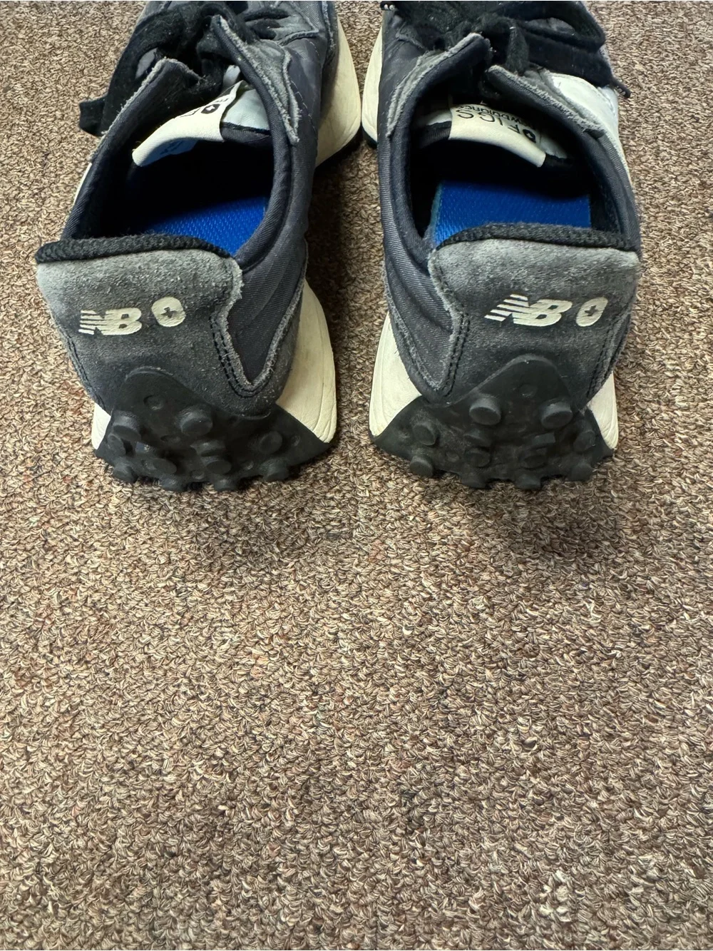 New Balance 327 Gray & White Sneakers – Size 5.5